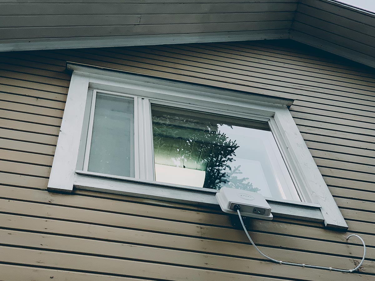 Zyxel outdoor router wall mounted